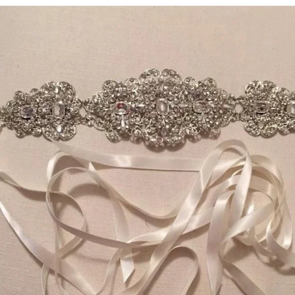 Thomas Knoell Silver and Ivory Sash display picture 2